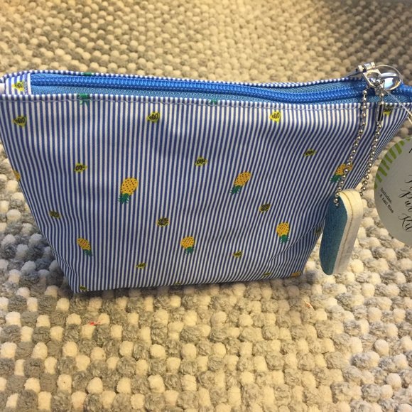 Cold Shoulder Top & Cosmetic Bag - NWT - Picture 3 of 7